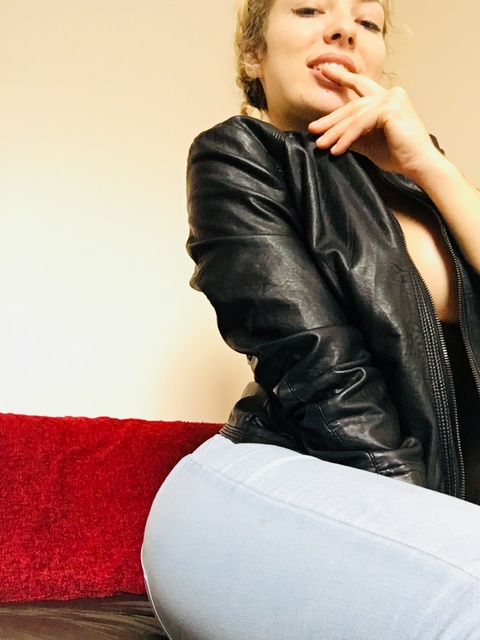 Leaked antonia_shine header onlyfans leaked