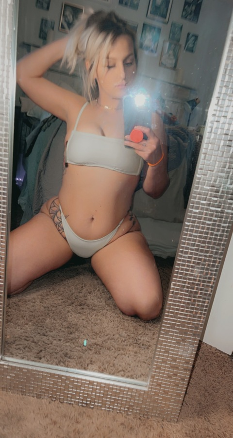 autumnknightly onlyfans leaked picture 2