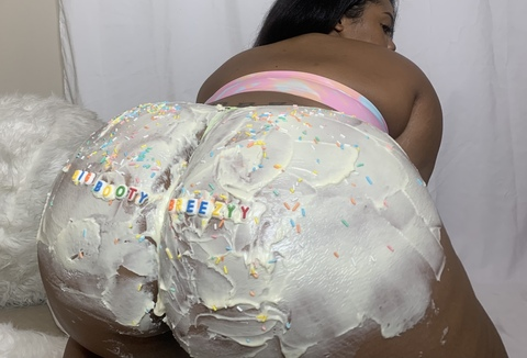 Leaked bigbootybreezyy header onlyfans leaked