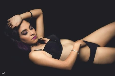 Leaked bizzlee_1 header onlyfans leaked