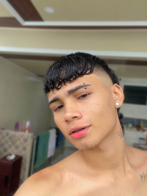 Leaked brandonsalinas_27 header onlyfans leaked