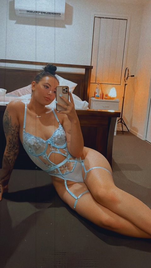 Leaked brunettebaddie_xo header onlyfans leaked