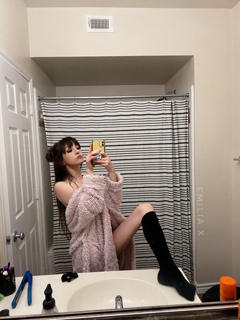 Leaked emiliaxfree header onlyfans leaked
