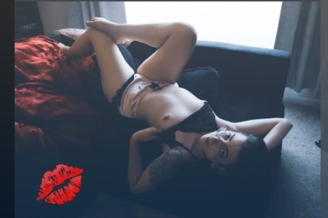 emosuicidegirl onlyfans leaked picture 2
