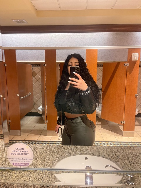 Leaked estefanirios header onlyfans leaked