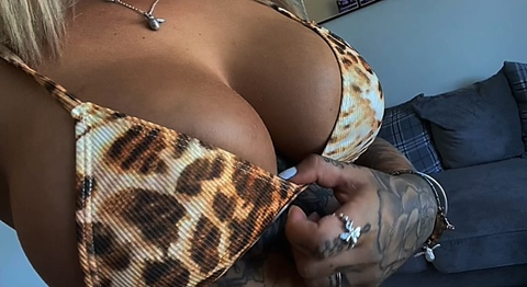 fayepadley onlyfans leaked picture 2
