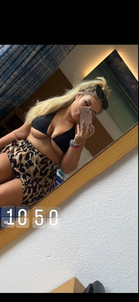 Leaked hollsyy header onlyfans leaked