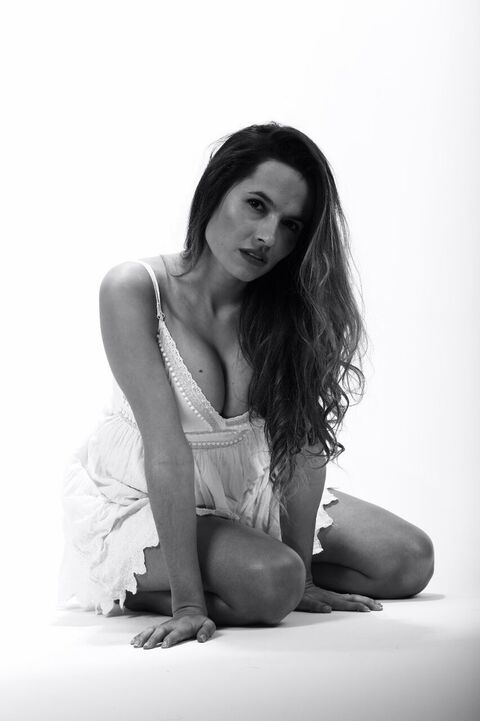 Leaked honeybeeuk header onlyfans leaked