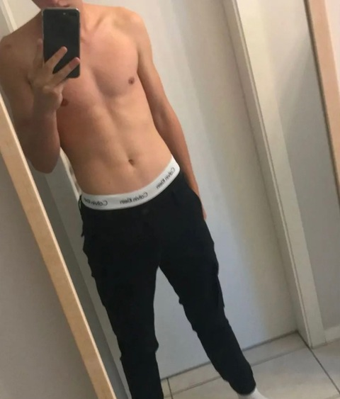Leaked hot_twink_berlin header onlyfans leaked
