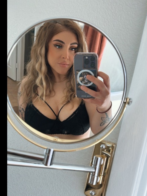 Leaked itsavvou header onlyfans leaked