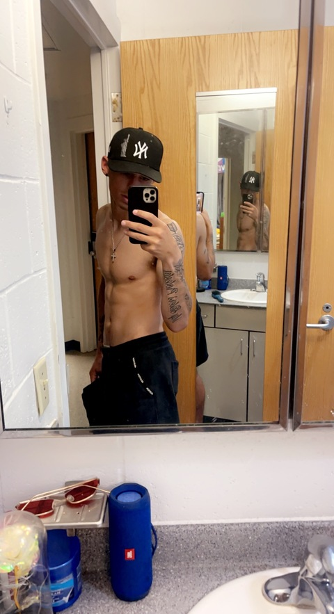 Leaked kevinayerss header onlyfans leaked