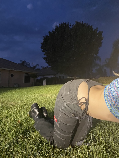 messymica onlyfans leaked picture 2