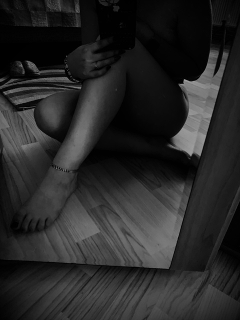 Leaked monochromegirl header onlyfans leaked