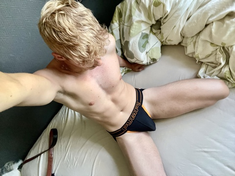 Leaked petitwunk header onlyfans leaked