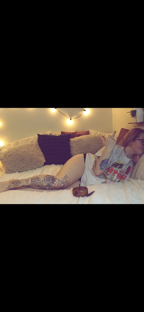 pgelzbth onlyfans leaked picture 2