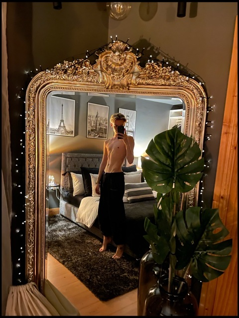 Leaked robbiegolden header onlyfans leaked