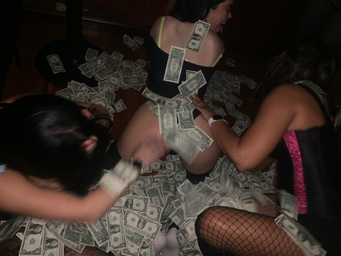 Leaked snowbunnybanks header onlyfans leaked