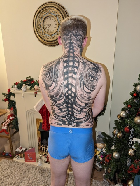 Leaked tattedhairdresser header onlyfans leaked