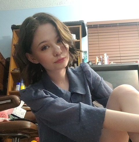 Leaked thelovely_lea header onlyfans leaked