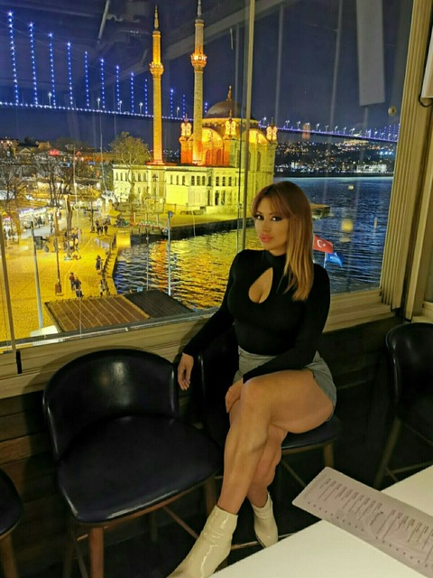 Leaked una.lacrima header onlyfans leaked